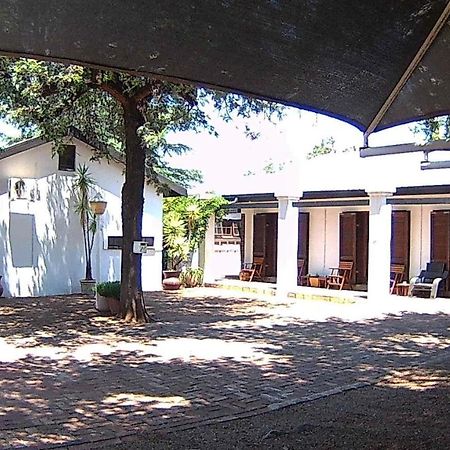 Kuru-Kuru Guesthouse Kuruman Extérieur photo