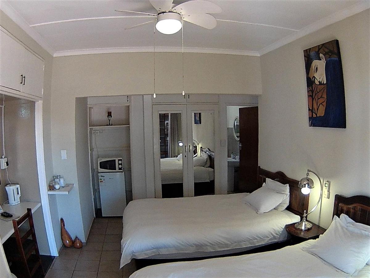 Kuru-Kuru Guesthouse Kuruman Extérieur photo